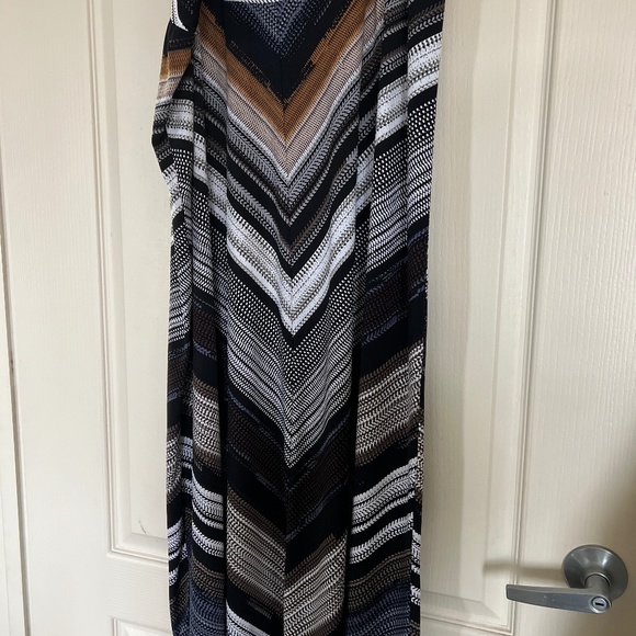 Long skirt - like new! Perfect condition. - Picture 1 of 6